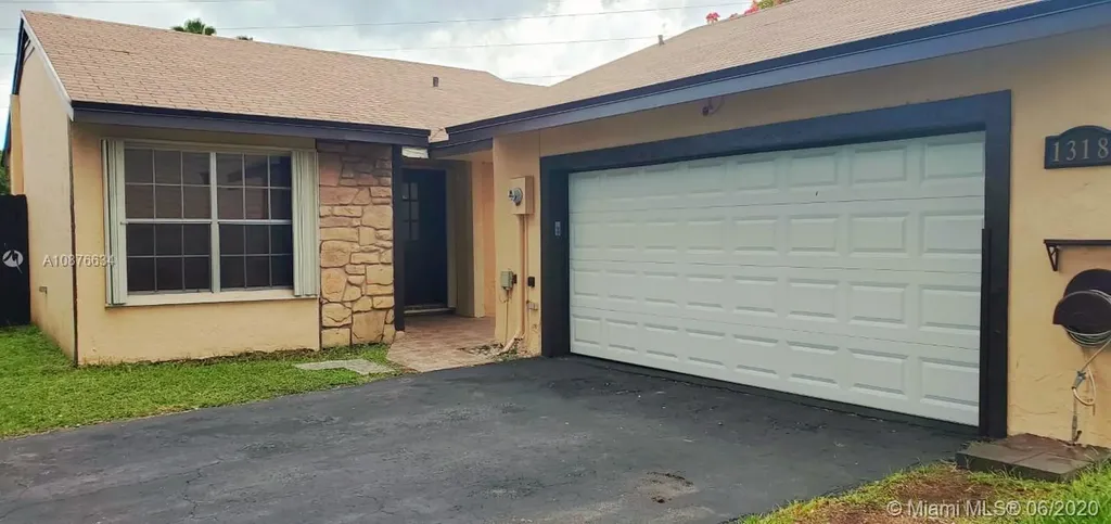 1318 N Quetzal Court Homestead FL 33035
