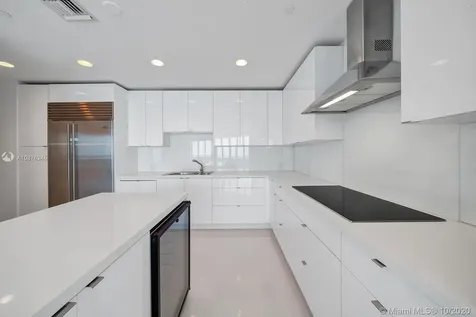 5959 Collins Avenue Miami Beach FL 33140