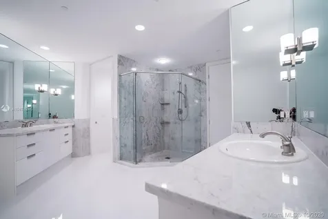 5959 Collins Avenue Miami Beach FL 33140