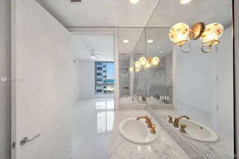 5959 Collins Avenue Miami Beach FL 33140