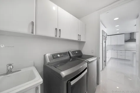 5959 Collins Avenue Miami Beach FL 33140