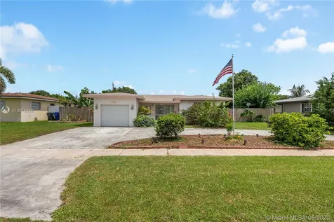 7431 Eaton Street Hollywood FL 33024