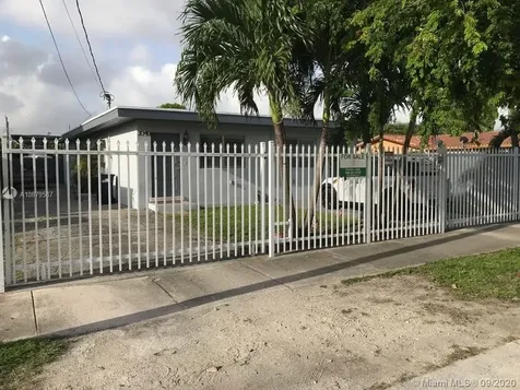 3040 NW 27th Street Miami FL 33142