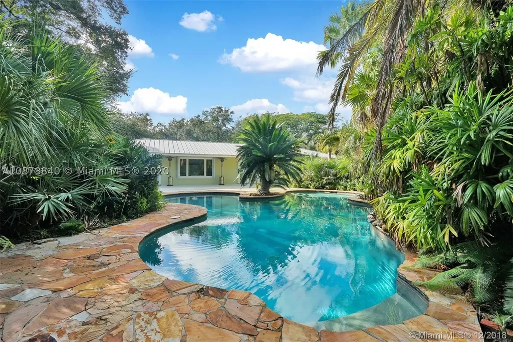 6435 SW 100th Street Pinecrest FL 33156