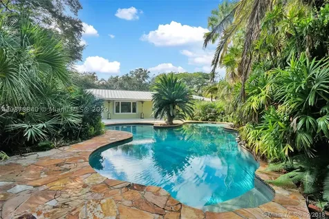 6435 SW 100th Street Pinecrest FL 33156