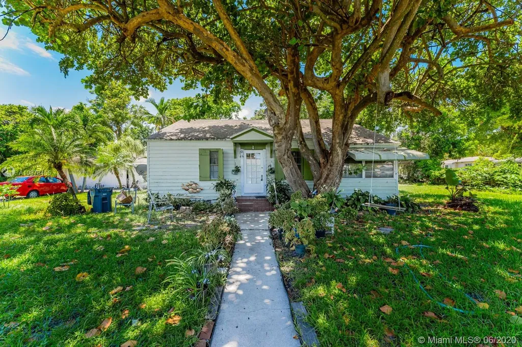 602 S 24th Avenue Hollywood FL 33020