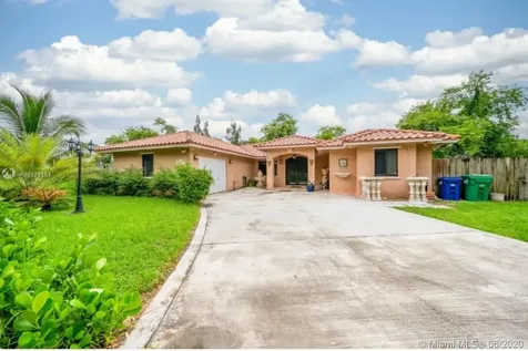 21455 Ingraham Avenue Road Cutler Bay FL 33189