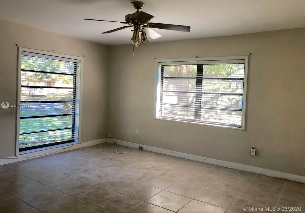 18664 SW 94th Avenue Cutler Bay FL 33157