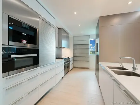 125 Ocean Drive Miami Beach FL 33139