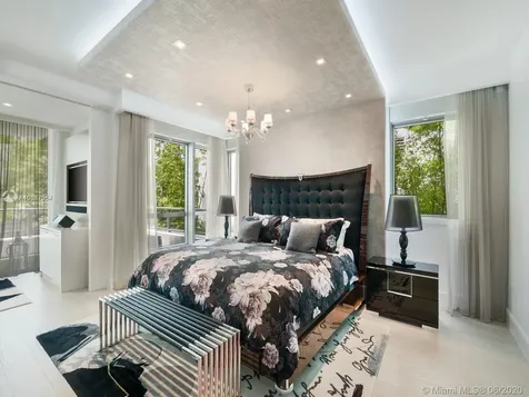 125 Ocean Drive Miami Beach FL 33139