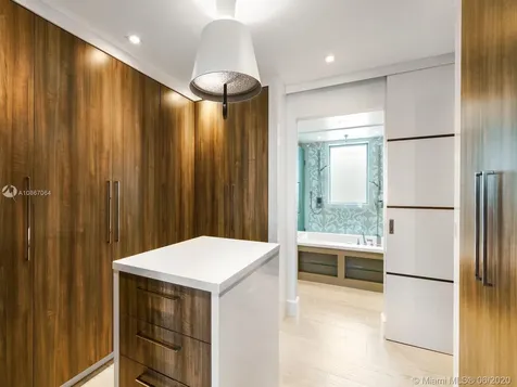 125 Ocean Drive Miami Beach FL 33139