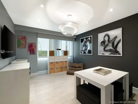 125 Ocean Drive Miami Beach FL 33139