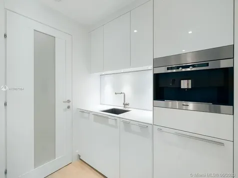 125 Ocean Drive Miami Beach FL 33139