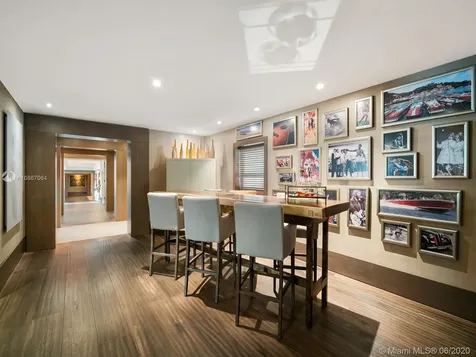 125 Ocean Drive Miami Beach FL 33139