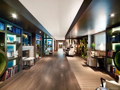 125 Ocean Drive Miami Beach FL 33139