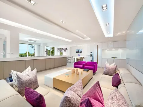 125 Ocean Drive Miami Beach FL 33139