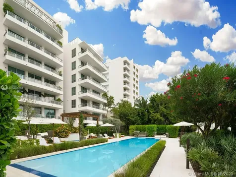 125 Ocean Drive Miami Beach FL 33139