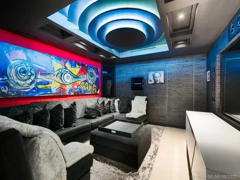 125 Ocean Drive Miami Beach FL 33139