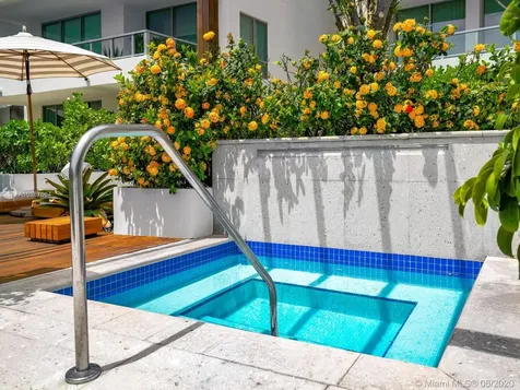 125 Ocean Drive Miami Beach FL 33139