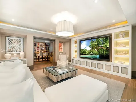 125 Ocean Drive Miami Beach FL 33139