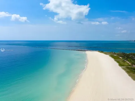 125 Ocean Drive Miami Beach FL 33139