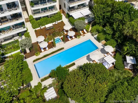 125 Ocean Drive Miami Beach FL 33139