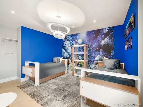 125 Ocean Drive Miami Beach FL 33139