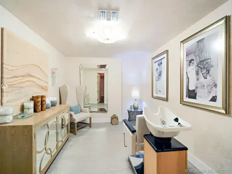 125 Ocean Drive Miami Beach FL 33139