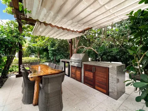 125 Ocean Drive Miami Beach FL 33139