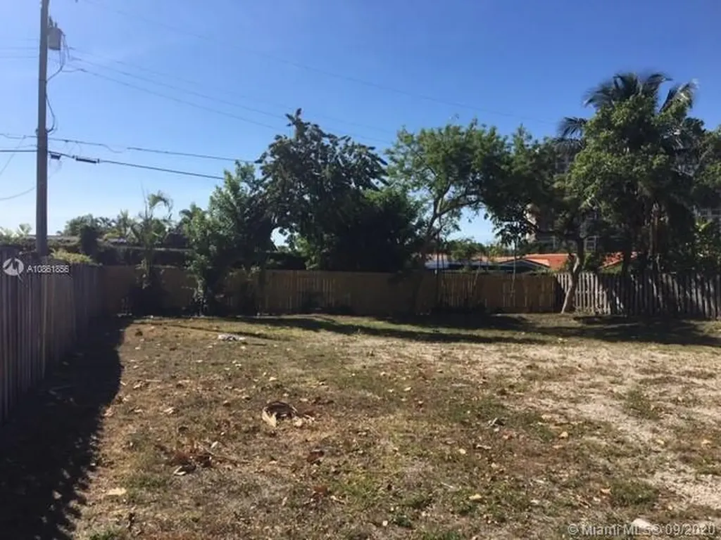 11620 Canal Drive North Miami FL 33181