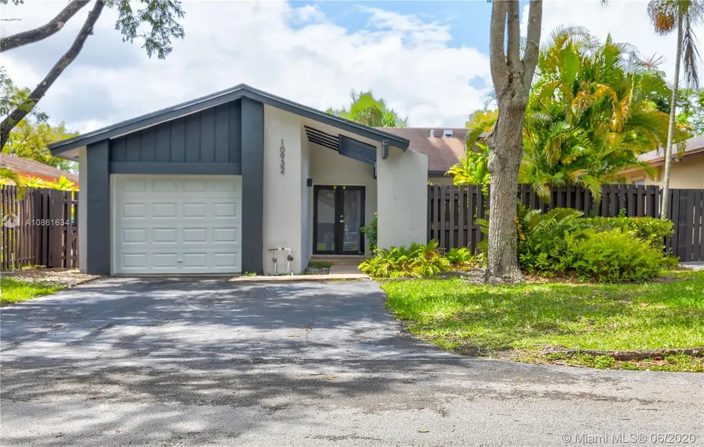 10932 SW 135th Court Circle Miami FL 33186