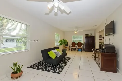 18121 SW 89th Avenue Palmetto Bay FL 33157