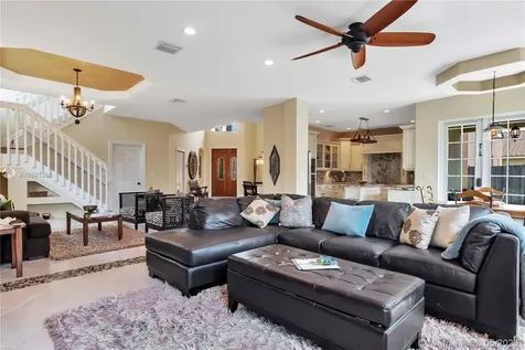 2071 NW 99th Terrace Pembroke Pines FL 33024