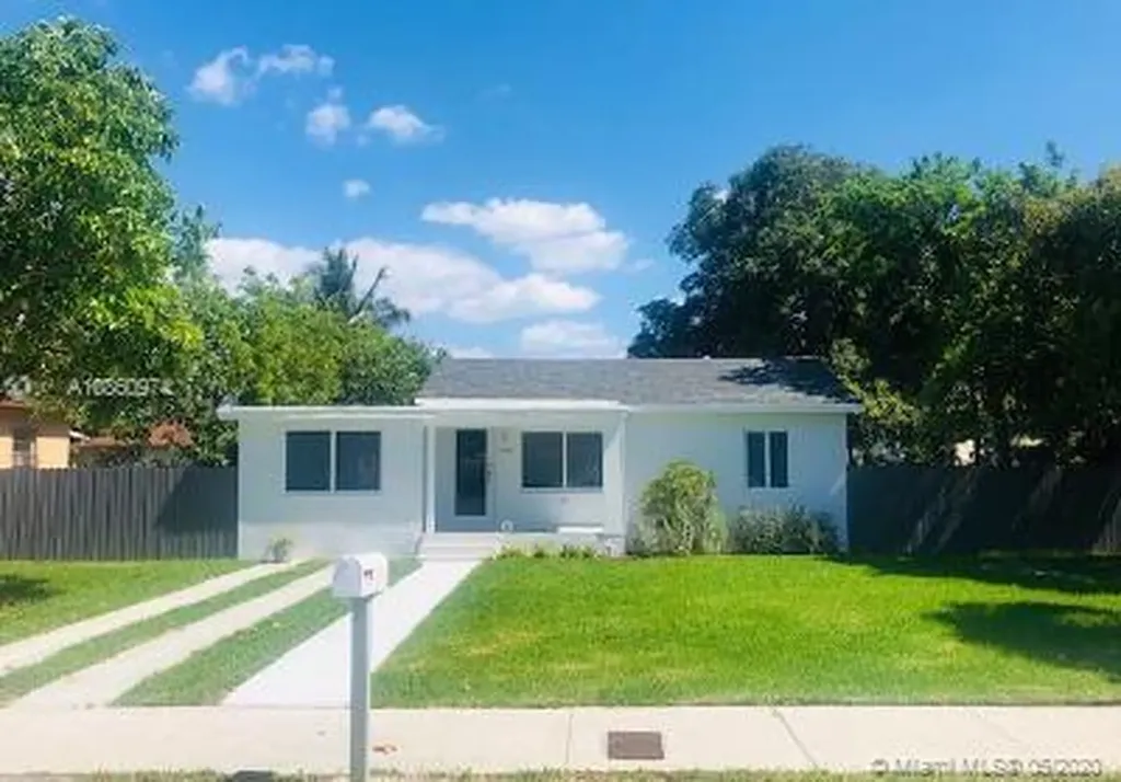1043 NW 112th Street Miami FL 33168