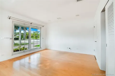 959 Harrison Street Hollywood FL 33019