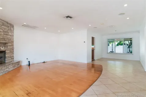 959 Harrison Street Hollywood FL 33019