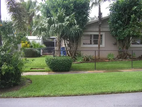 5217 SW 94th Avenue Cooper City FL 33328