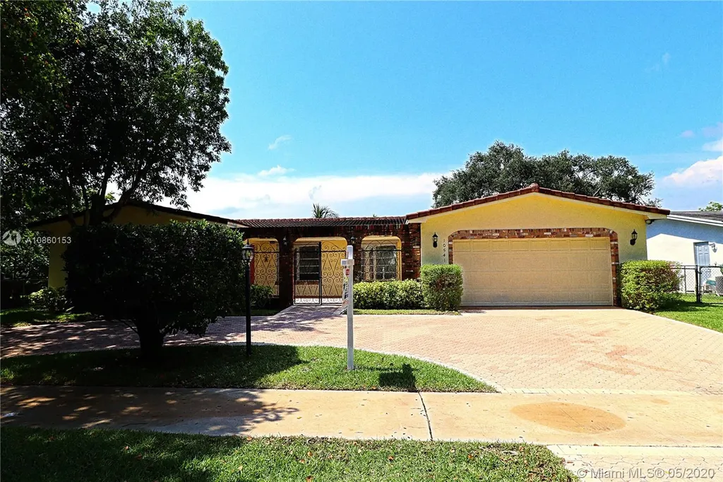 10541 Taft Street Pembroke Pines FL 33026