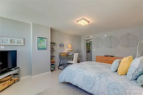 1904 S Ocean Drive Hallandale Beach FL 33009