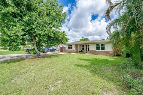 6809 SW 12th Street Pembroke Pines FL 33023