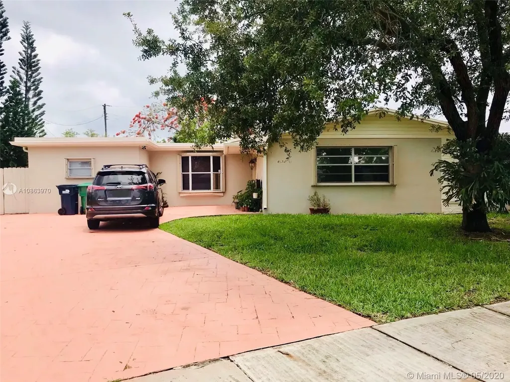 19215 SW 93rd Avenue Cutler Bay FL 33157
