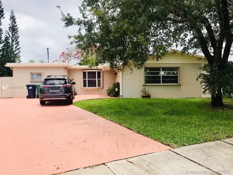 19215 SW 93rd Avenue Cutler Bay FL 33157