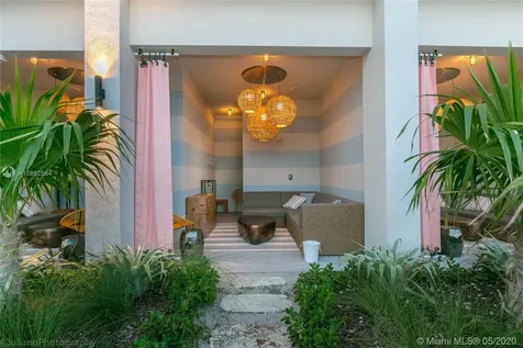 2900 NE 7th Avenue Miami FL 33137