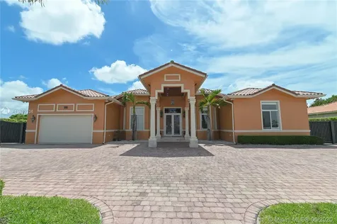 2621 SW 132nd Avenue Miami FL 33175