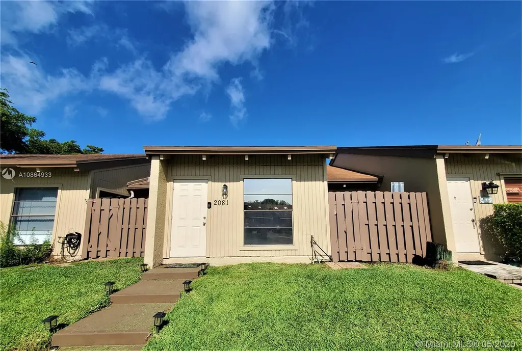 2081 SW 81st Way Davie FL 33324