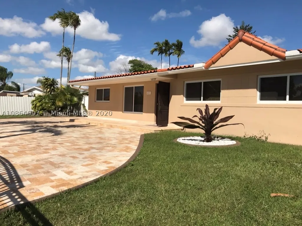4121 SW 104th Place Miami FL 33165