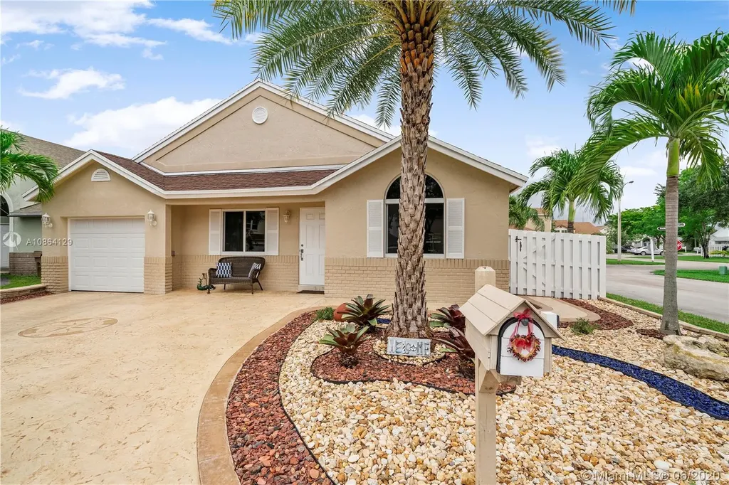 1151 SW 109th Lane Davie FL 33324