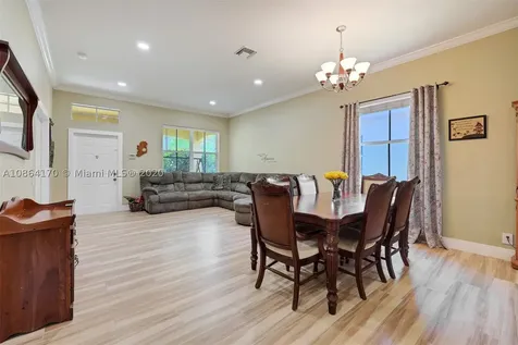 706 Sunflower Circle Weston FL 33327