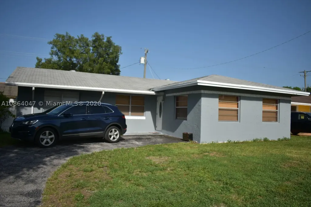 2621 N 72nd Way Hollywood FL 33024