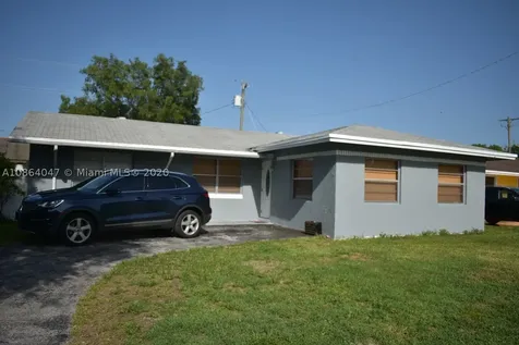2621 N 72nd Way Hollywood FL 33024